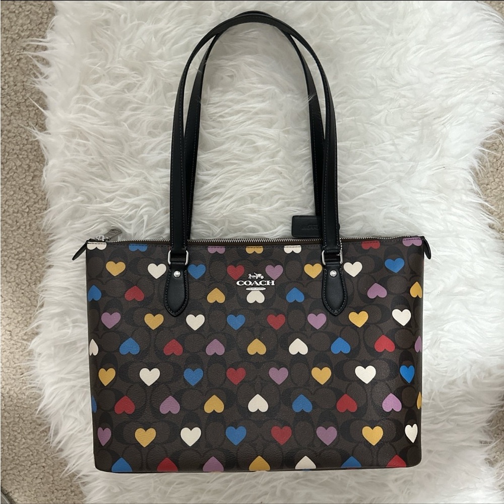 COACH signature gallery tote canvas brown black with hearts print cp108